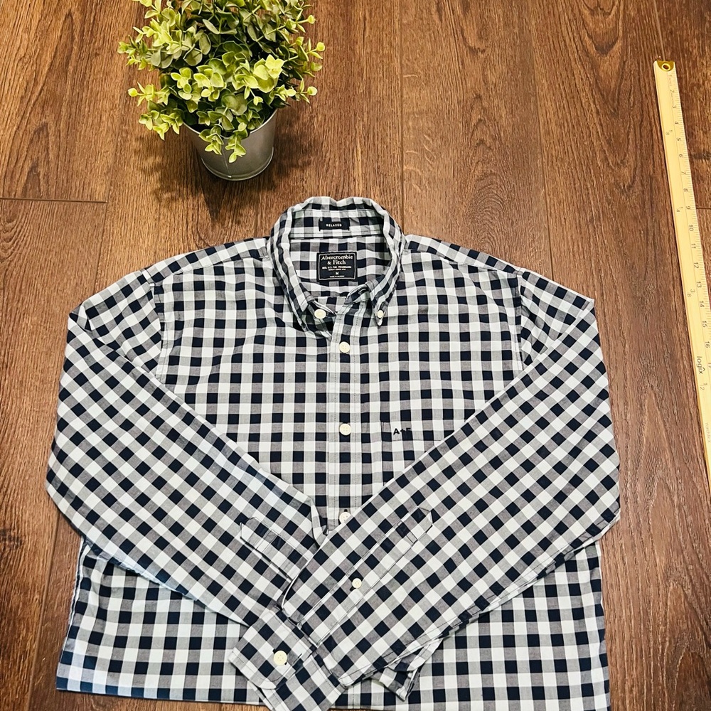 Abercrombie & Fitch Light Blue and Navy Checkered Men's Shirt Button Down